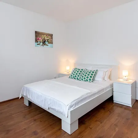 Dida I Mara Apartmán *